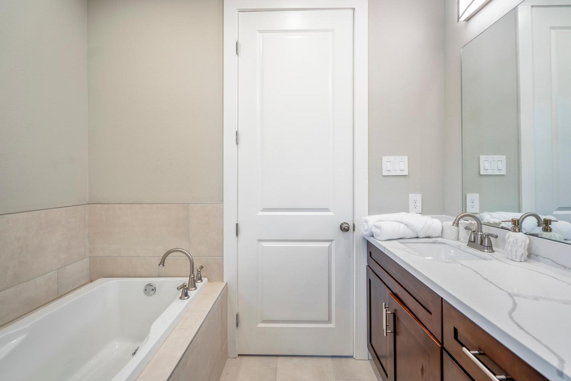 Spacious 3 Bed House Near Md Anderson With Free Parking & Wi-Fi Хюстън Екстериор снимка